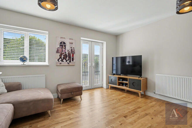 4 bed Semi-Detached for sale Image 6