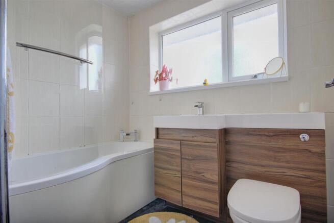 3 bed Semi-Detached for sale Image 9