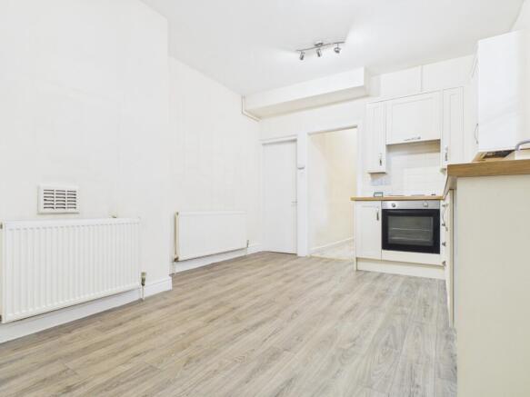 1 bed Flat to rent Image 6