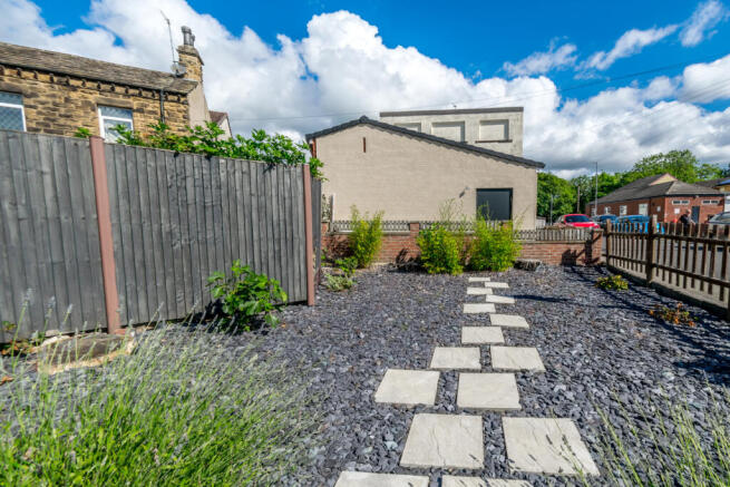 3 bed Semi-Detached to rent Image 4