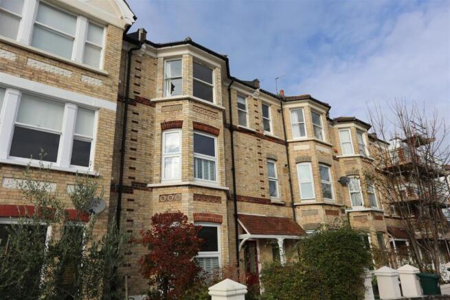 64 Fonthill Rd ext2.jpg