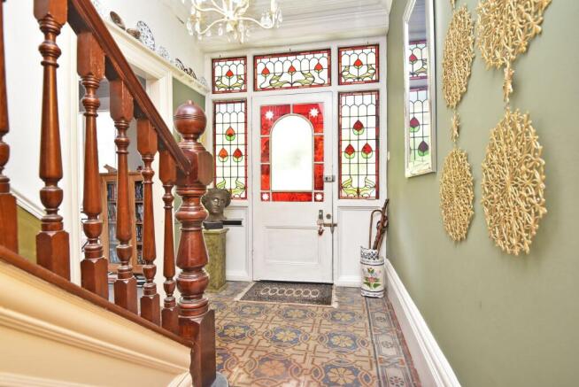 5 bed House for sale Image 7