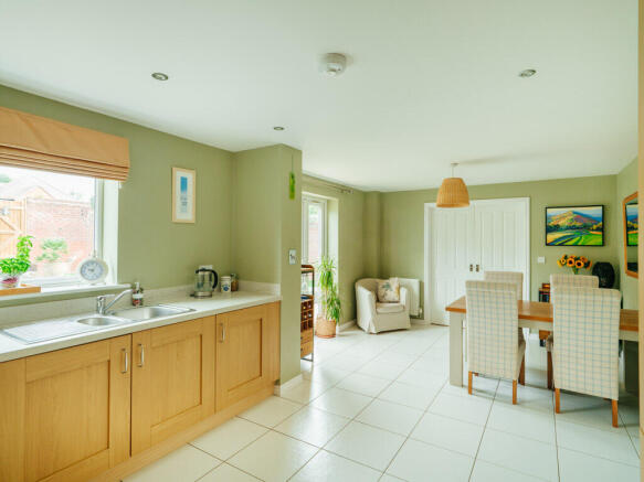 Kitchen / Dining Room