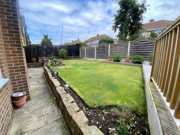 rear garden 2.jpg
