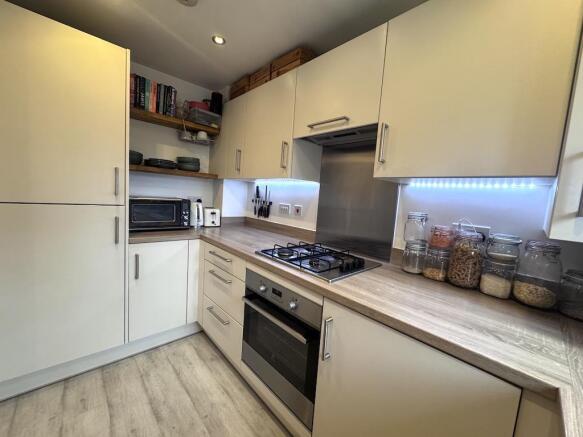 5 - Kitchen to rear.jpg