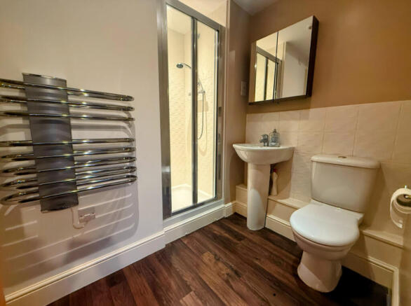 2 bed Flat to rent Image 7