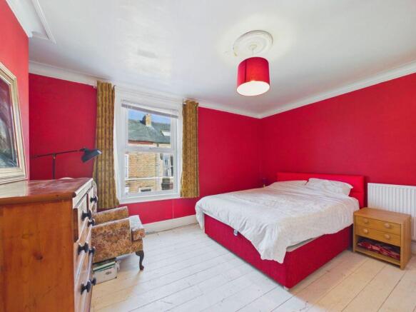 3 bed Terraced for sale Image 6