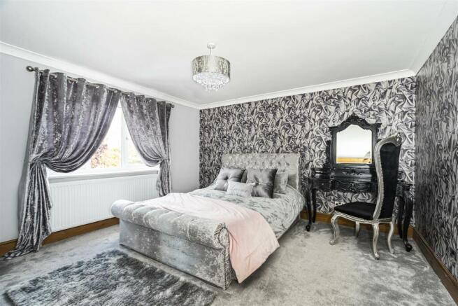2 Cleveland Close34.jpg