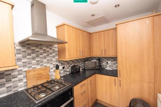 kitchen (utility seperate)