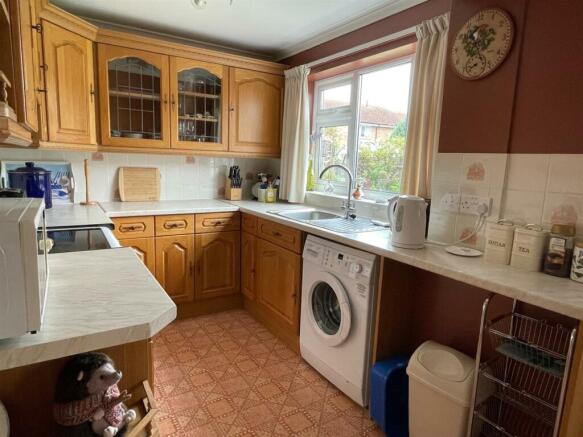Kitchen2.jpg