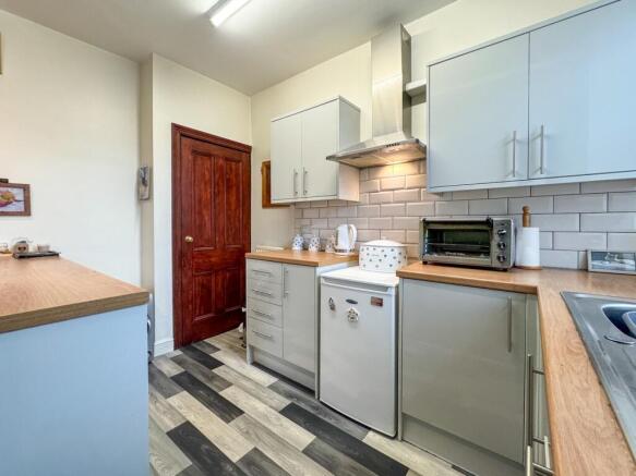 2 bed Terraced for sale Image 6