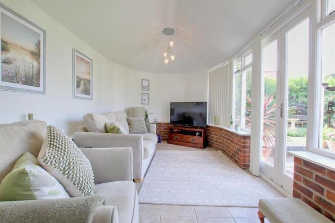 GARDEN ROOM
