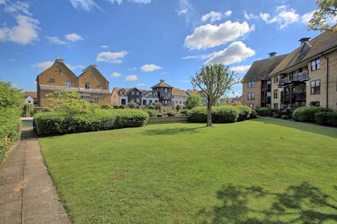 COMMUNAL GARDENS