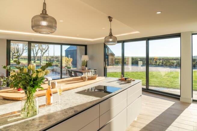 Fully equipped contemporary kitchen