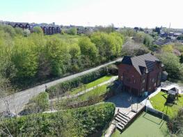9, Elly Clough, Holden Fold Lane, Royton OL2 5EP