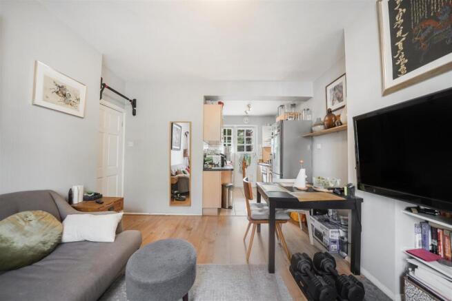 102 Riverside Gardens - oHo5u0yXU2tSMVTi2ViS.jpg