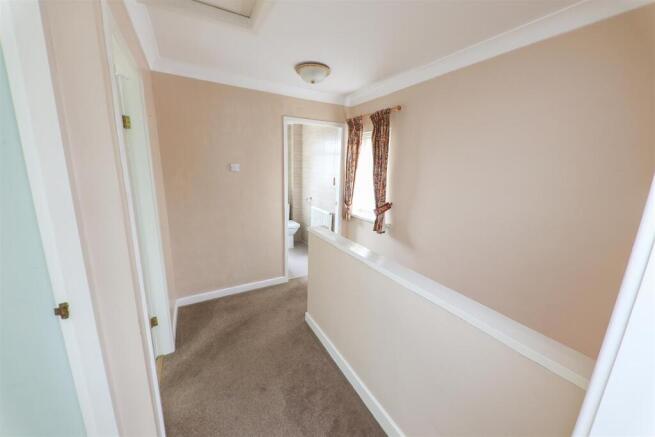 3 bed Semi-Detached for sale Image 7
