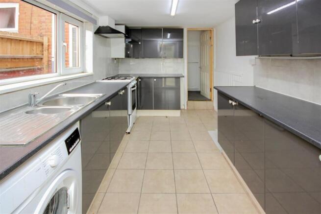 kitchen 1.JPG