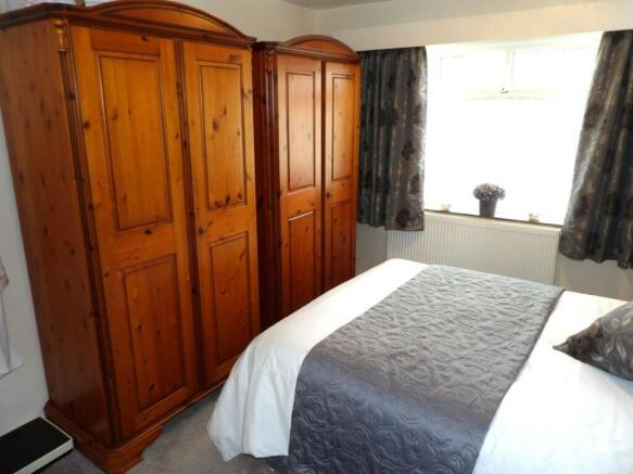 BEDROOM 1
