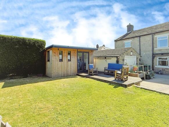 GARDEN / OUTBUILDING