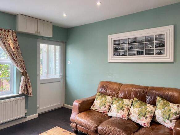 2 bed Semi-Detached for sale Image 8