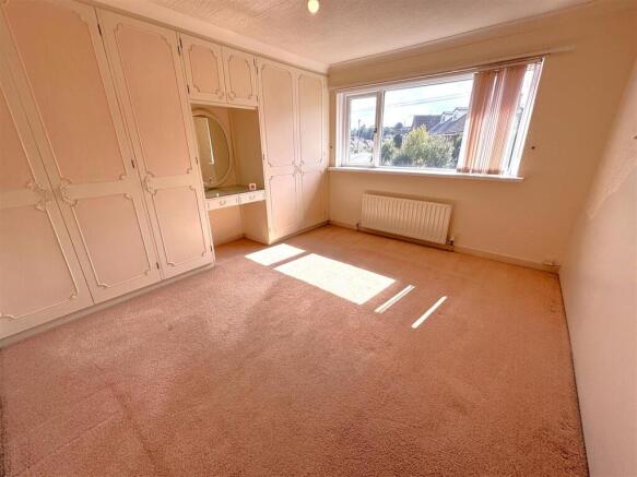 3 bed Semi-Detached for sale Image 6