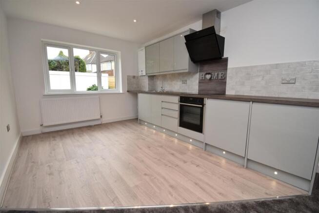 FLAT 4