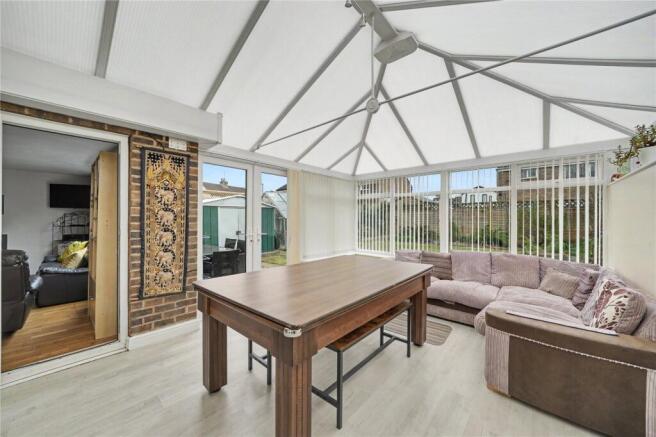 5 bed Detached for sale Image 9