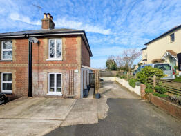 Bumble Cottage, Stroud Wood Road, Ryde PO33 4BY