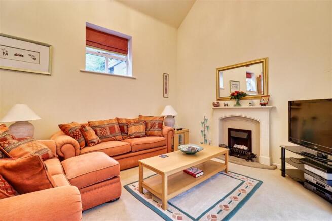 MUSIC ROOM/LOUNGE