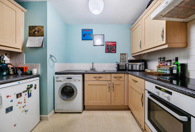 1408370-11-69ab03...