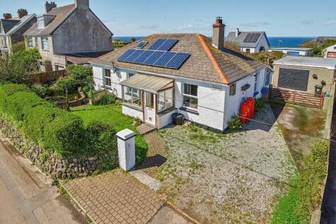 The Lizard, Spacious home on generous plot