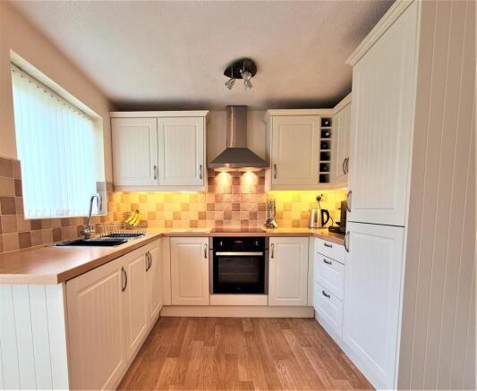 KITCHEN / DINER