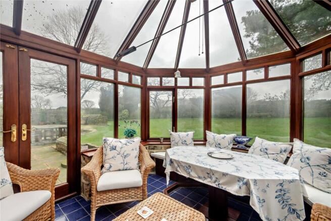 4 bed Detached for sale Image 10
