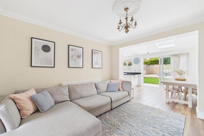 3 bed Semi-Detached for sale Image 8
