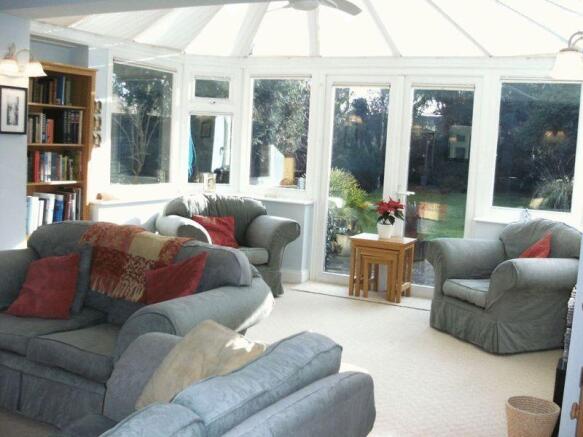 Sitting room to...