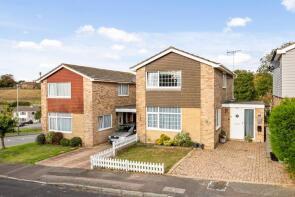 2, Laurel Close, Folkestone CT20 3PP
