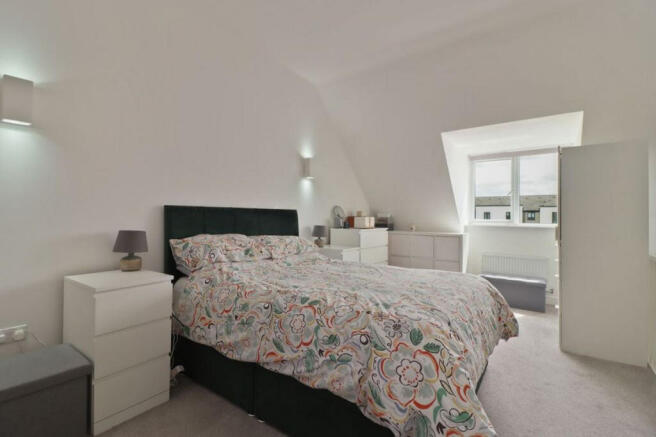 3 bed Terraced for sale Image 10