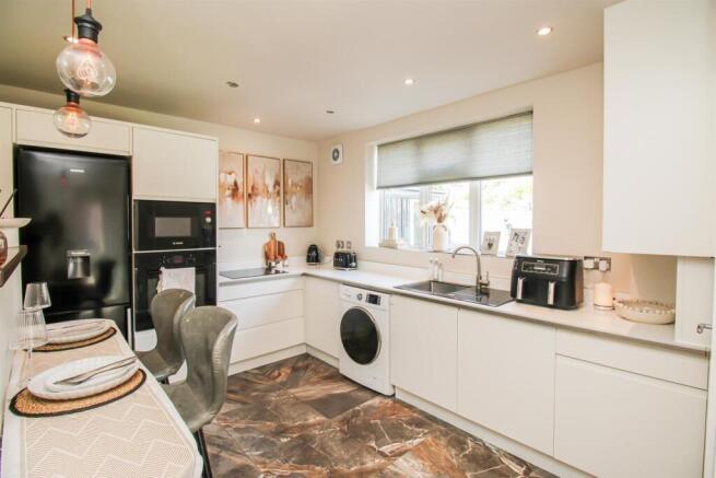 2 bed Semi-Detached for sale Image 2