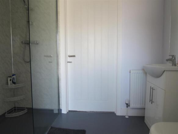 Downstairs Wet Room: