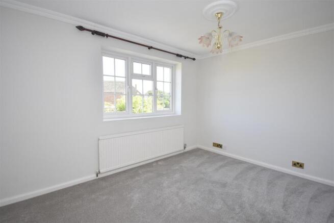 4 bed Detached to rent Image 10