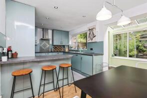 27, Wentworth Way, Birmingham B32 2UZ