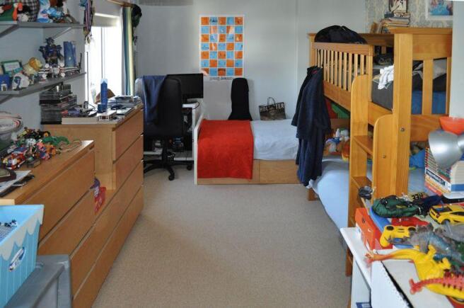 BEDROOM 2