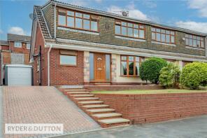 70, Denbydale Way, Oldham OL2 5TN