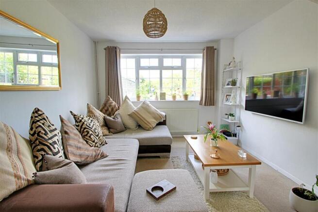 Living Room 2.jpg