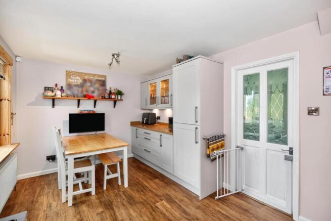 3 bed House for sale Image 5