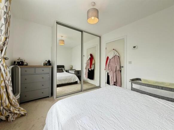 2 bed Semi-Detached for sale Image 9