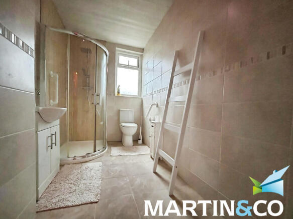 27671db2-WhatsApp...