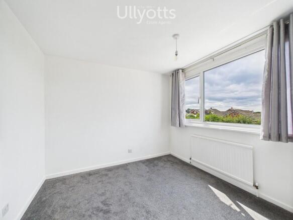 3 bed Semi-Detached to rent Image 8