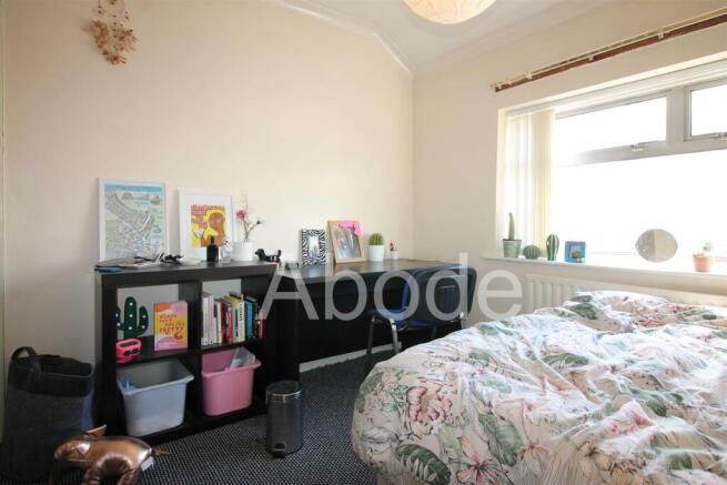 3 bed House to rent Image 4